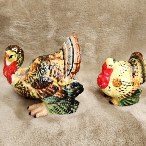 Ceramic Holiday Salt & Pepper Shakers - Picture 2 of 5